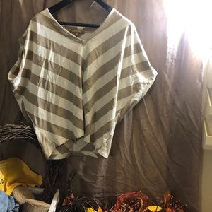 🍷 Cold Shoulder Striped Top